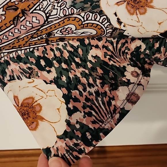 Dressbarn Floral Short Sleeve Sz XL - Picture 4 of 4